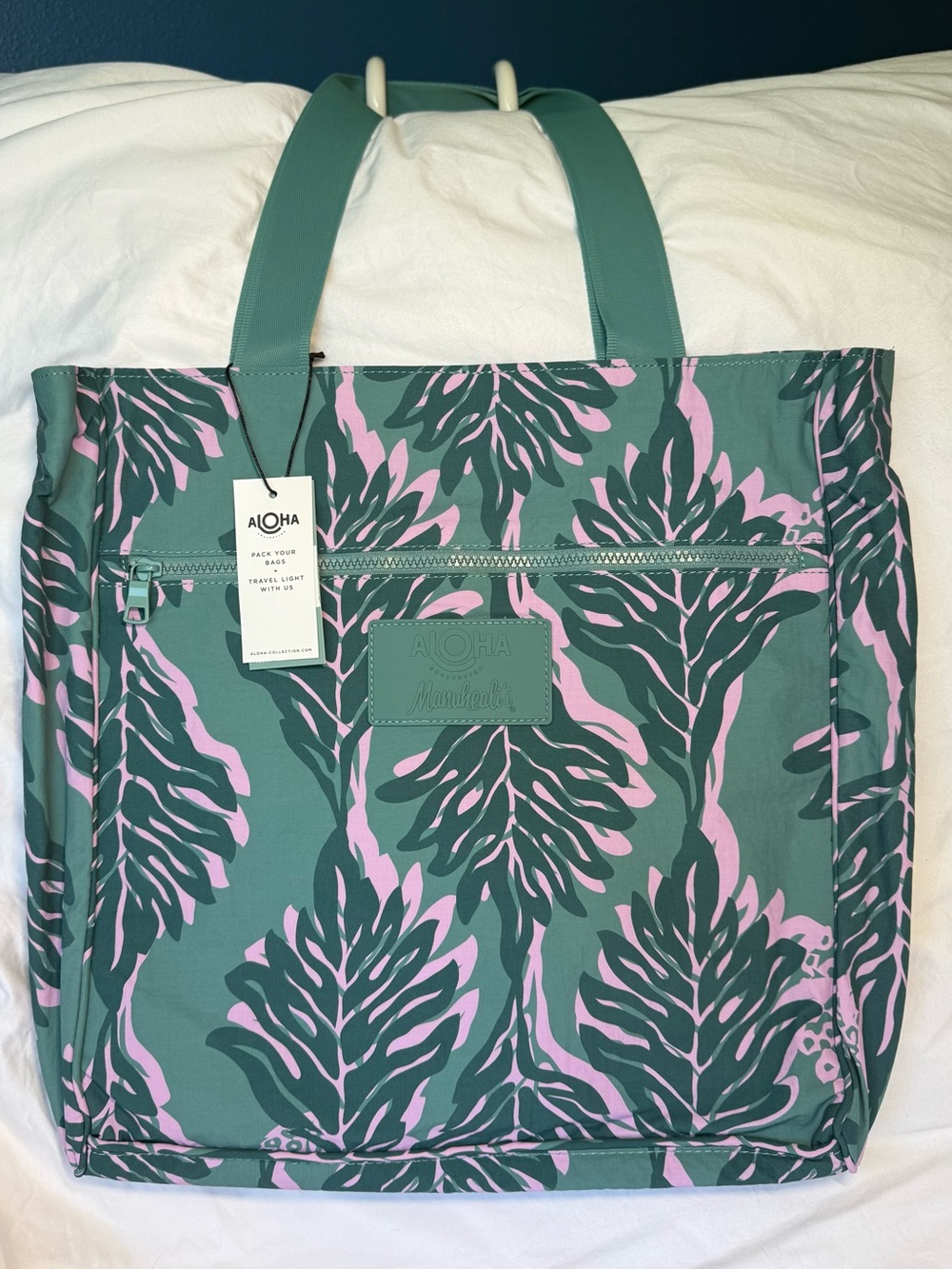 NWT ALOHA Collection Manuhealii Uluwehi Daily Tote SOLD OUT Special Edition